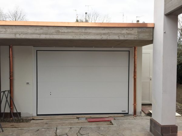 IMG 1499 600x450 Nuovo garage, classico Fascino della Sicurezza!